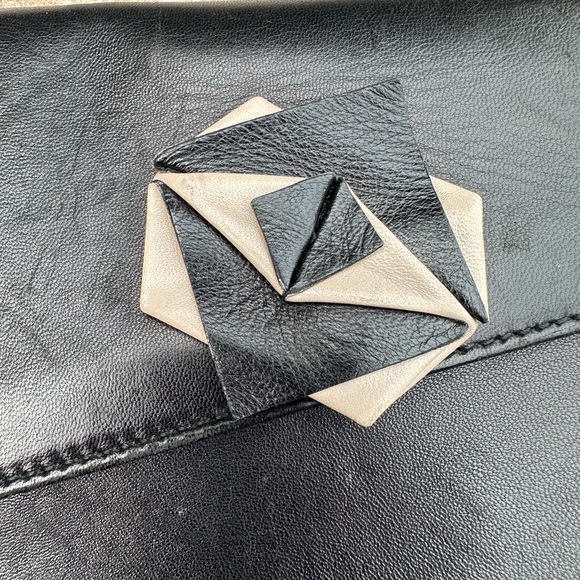 Sergio Rossi Black Leather purse - Picture 3 of 13